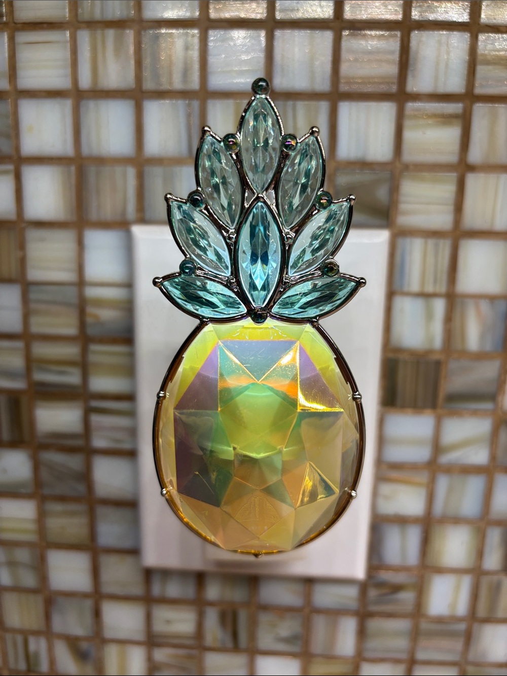 Crystal Pineapple Wallflower Plug